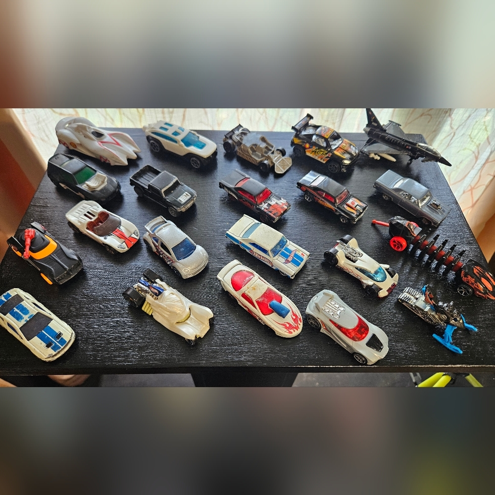 21 White, Black, Gray Hot Wheels Mattel , Speed Racer, Car, Truck, Airplane